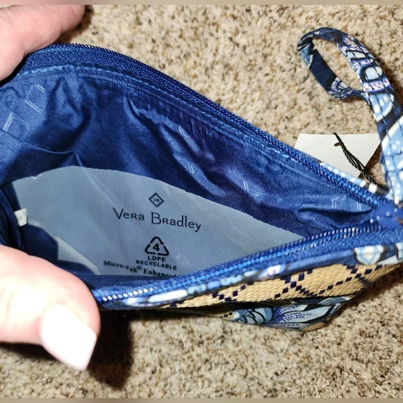 NWT Vera Bradley Beach Wristlet Tropics Tapestry - Picture 3 of 5